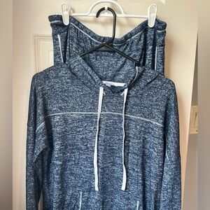 Blue loungewear set, with hood and capri sweatpants